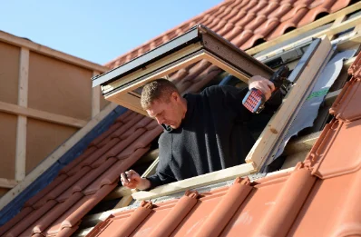 Pose de fenêtres de toit Velux à Indre
